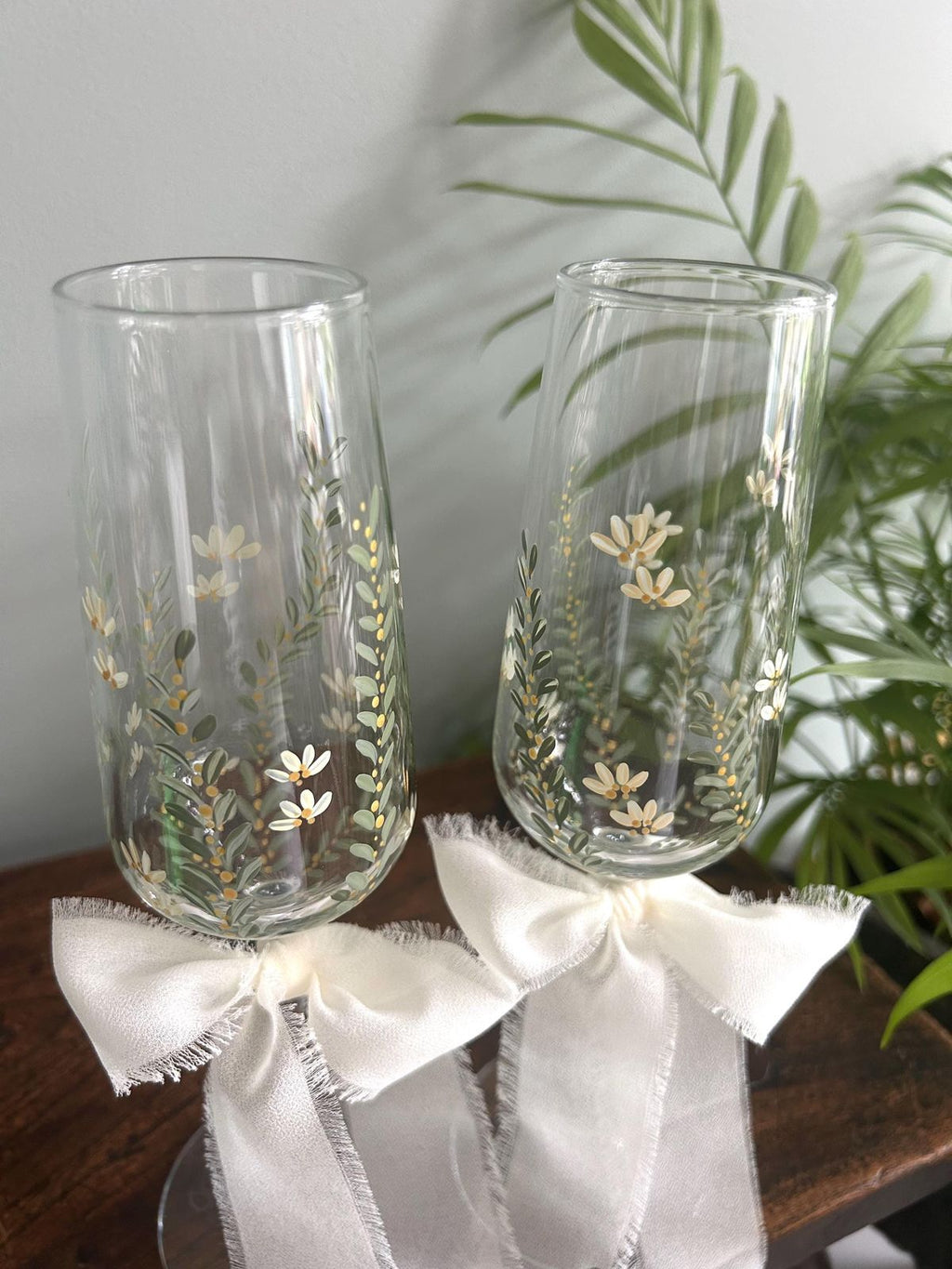 Wedding Essentials : Hand-Painted Glasses